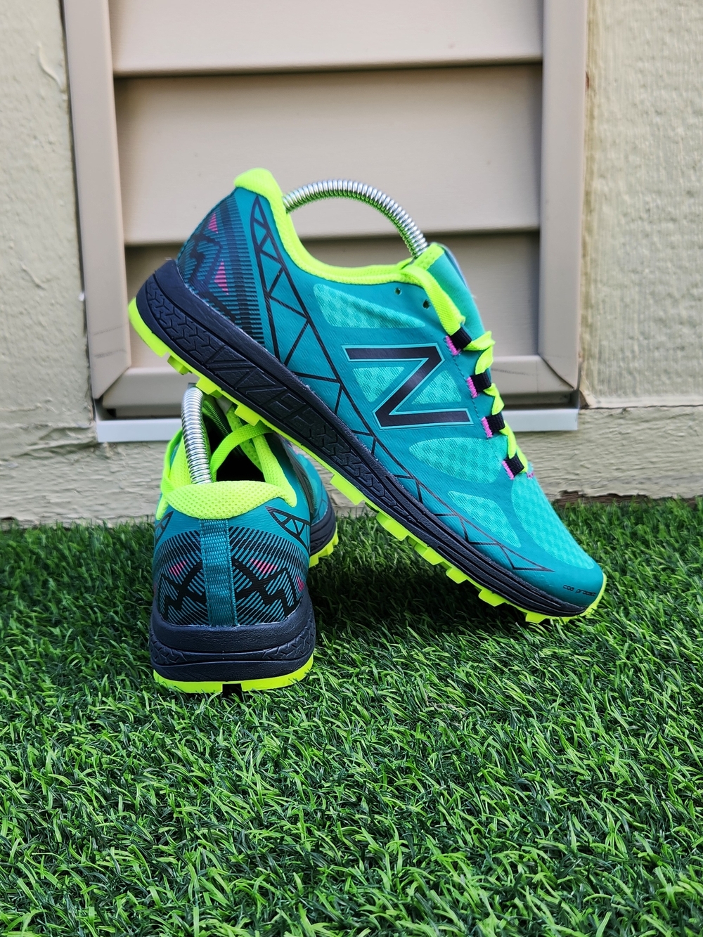 New Balance Vazee Summit Athletic Trail Running Shoes Women’s Size 9